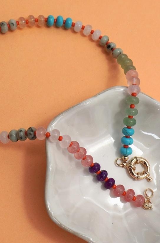 Natural Stone Charm Spring Clasp Beaded Necklace