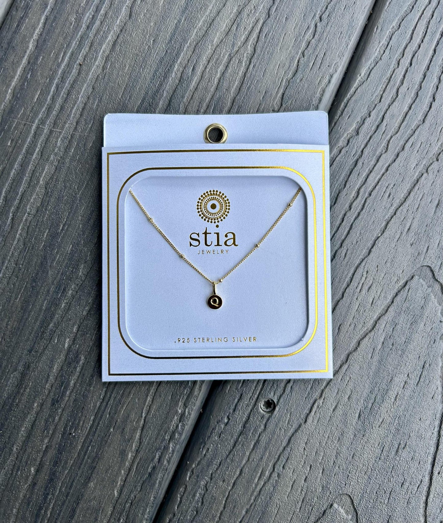 "Q" Necklace (Gold)