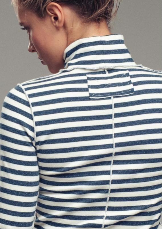 Contrast Seam Turtleneck Knit Top (Ivory/Navy)