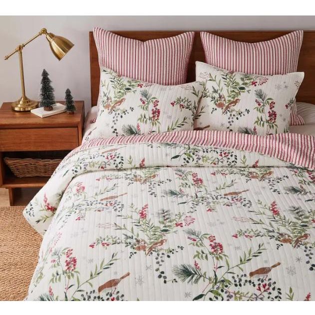 Winterberry Forest Reversible Quilt Set