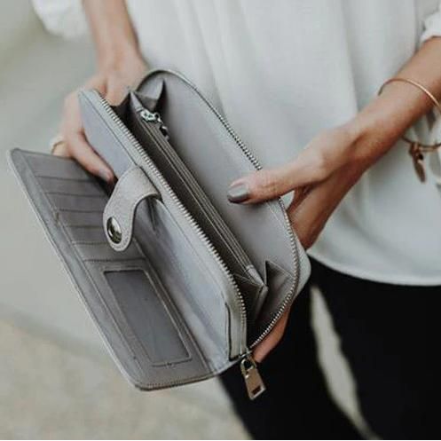 Eleanor Checkbook Wallet
