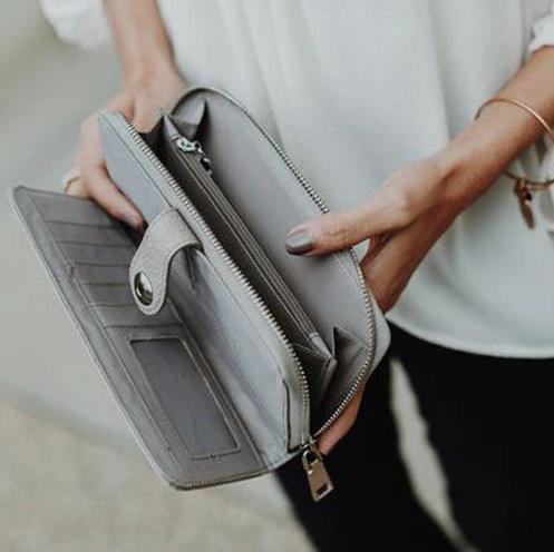 Eleanor Checkbook Wallet