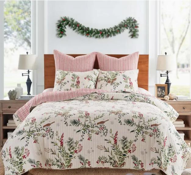 Winterberry Forest Reversible Quilt Set