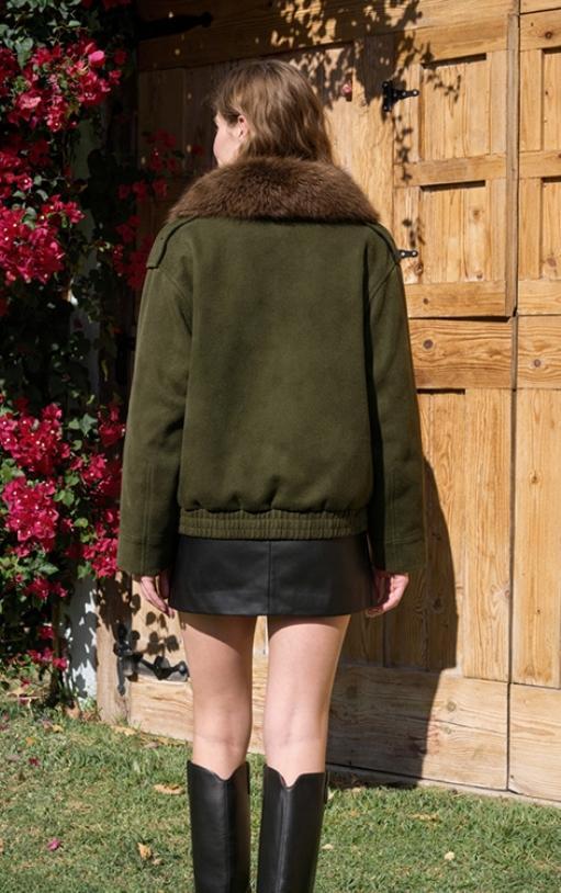 Detachable Contrast Fur Collar Suede Jacket (Brown)