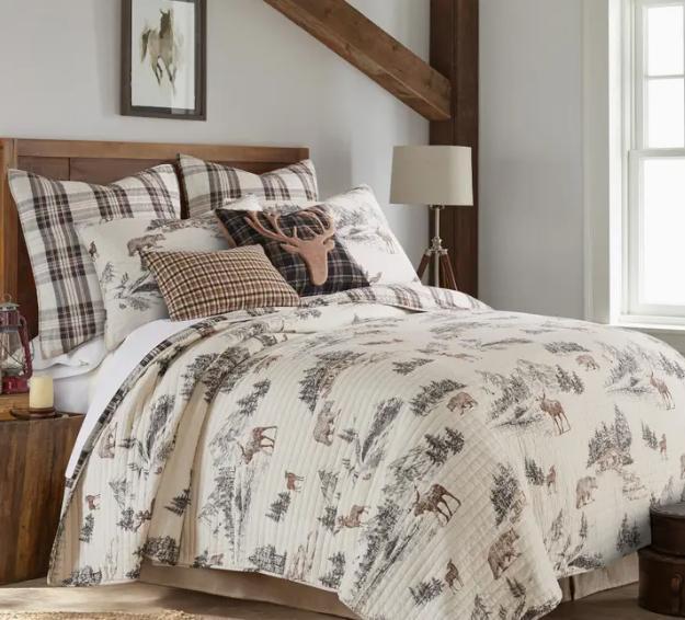 Lodge Toile Quilt Set