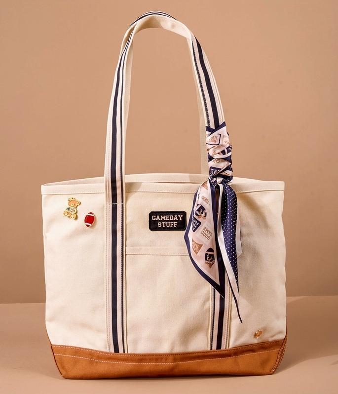The Darling Canvas Tote Bag Huddle Up