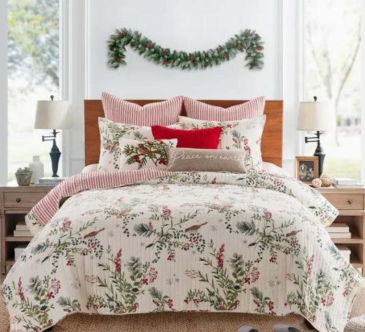 Winterberry Forest Reversible Quilt Set