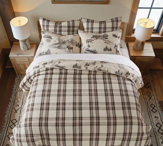 Lodge Toile Quilt Set