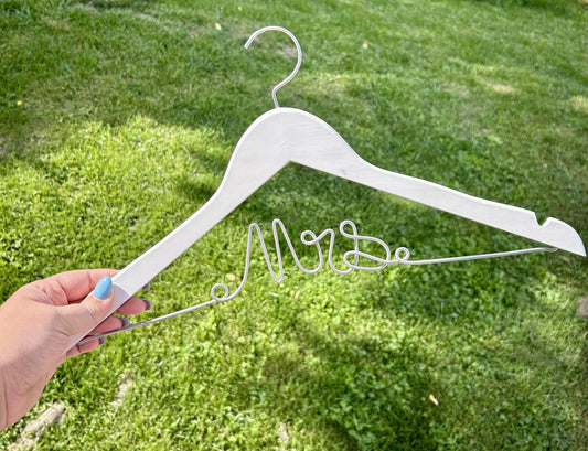 Mrs. Dress Hanger