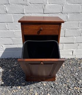Amish Made Single Trash Can (Cherry Oak)