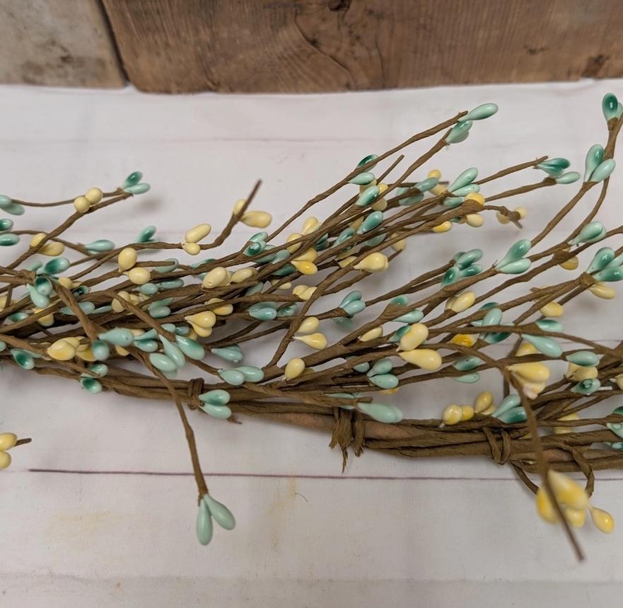 55" Pip Berry Garland