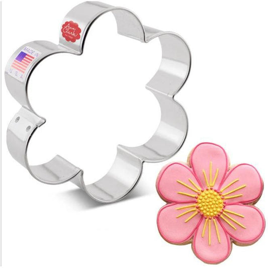 Scalloped Edge / Flower Cookie Cutter