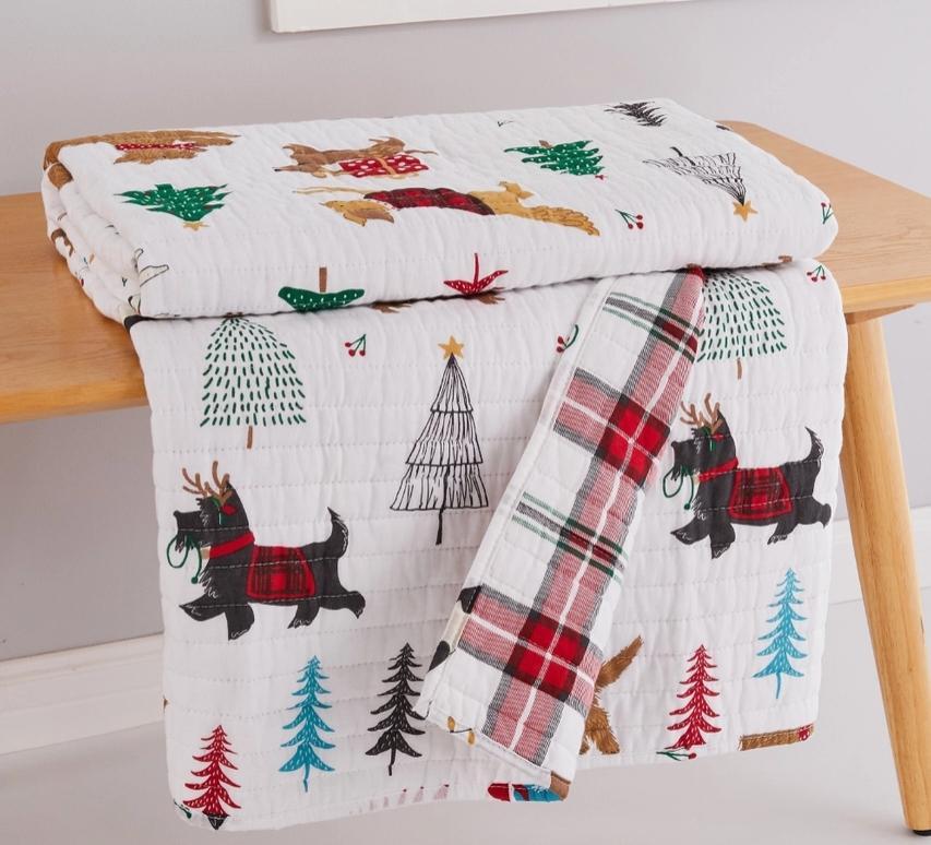 Jingle Paws Quilted Throw