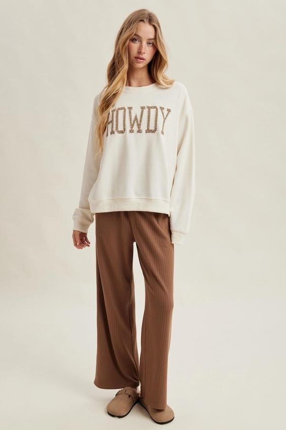 Western 'howdy' Floral Graphic Cozy Sweatshirt (Off White/Mocha)