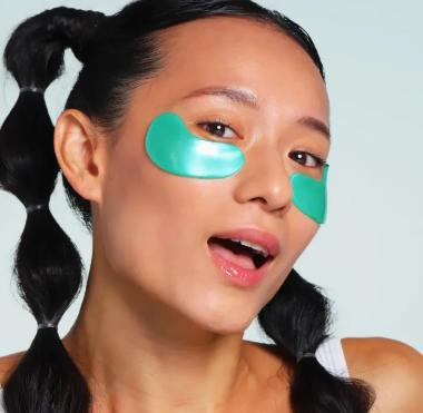 Christmas Holiday Glow All the Way Brightening Undereye Mask Set